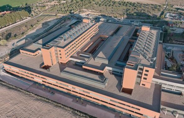 La-construccion-de-un-nuevo-ascensor-en-la-ampliacion-del-hospital-obedece-al-compromiso-por-la-mejora-en-la-atencion-y-seguridad-de-pacientes-criticos