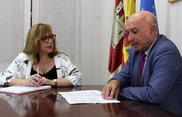 Bienestar-Social-Educacion-y-Cultura-centran-el-encuentro-entre-el-alcalde-de-Aldea-del-Rey-y-el-Gobierno-de-Castilla-La-Mancha