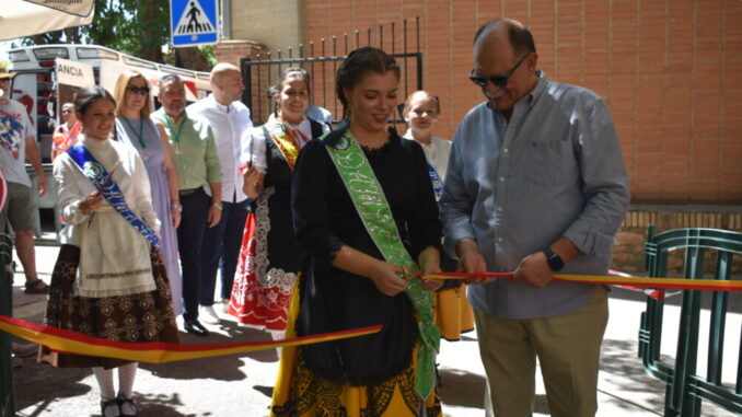 Exito-de-la-paella-en-honor-a-los-ausentes-en-el-colegio-Colon-Parque