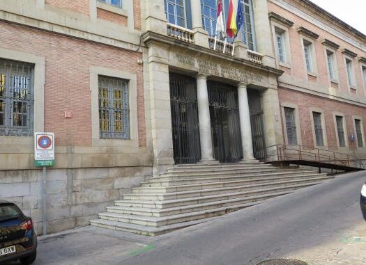 Castilla-La-Mancha-es-la-tercera-Comunidad-Autonoma-que-mas-reduce-el-peso-de-su-deuda-publica-en-el-ultimo-ano