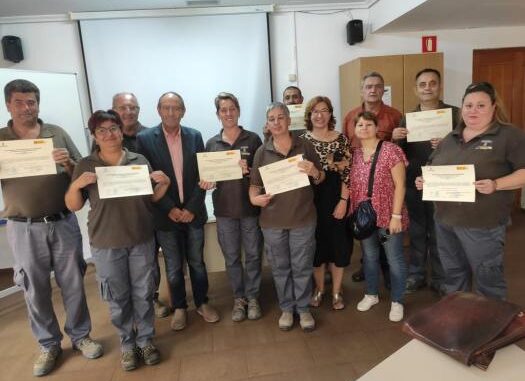 El-Gobierno-de-Castilla-La-Mancha-ha-materializado-45-contratos-laborales-en-politicas-activas-de-empleo-desde-2015-en-Casas-de-Ves