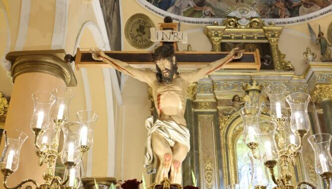 Primer-dia-del-triduo-al-Cristo-de-Gracia-y-entrega-de-medallas-a-los-mayordomos-en-Quintanar-de-la-Orden