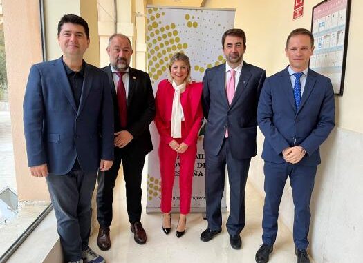 El-Gobierno-regional-ha-destinado-en-los-ultimos-anos-mas-de-tres-millones-de-euros-para-financiar-mas-de-50-proyectos-de-investigacion-para-jovenes