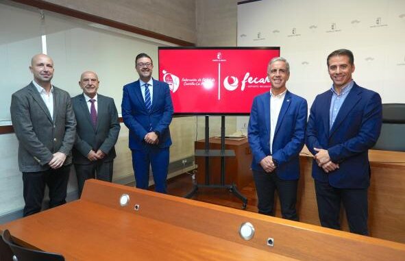 El-Gobierno-regional-respalda-la-colaboracion-entre-la-Federacion-de-Futbol-y-FECAM-para-ofrecer-mejores-condiciones-a-las-y-los-futbolistas-con-discapacidad-intelectual
