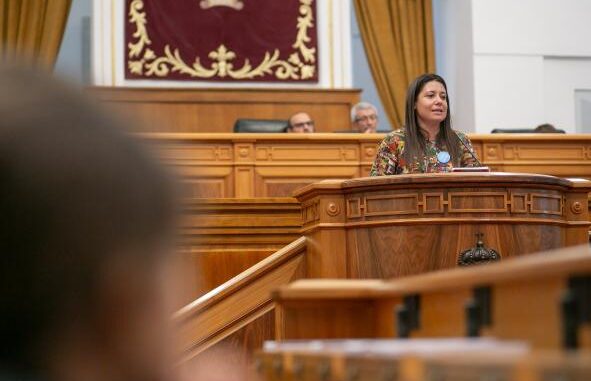 El-Gobierno-de-Castilla-La-Mancha-presenta-la-‘version-amigable-para-ninas-ninos-y-adolescentes-de-la-Ley-de-Atencion-a-la-Infancia-y-la-Adolescencia-de-la-region