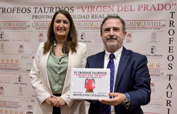 El-Gobierno-regional-agradece-a-la-Federacion-Taurina-el-reconocimiento-concedido-al-servicio-de-Proteccion-Ciudadana-de-Ciudad-Real