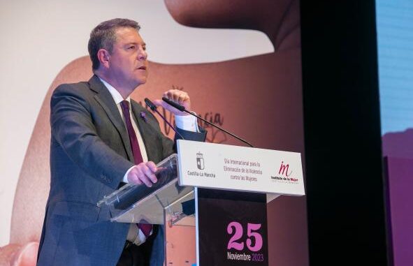 Garcia-Page-avanza-que-Castilla-La-Mancha-contara-en-el-ano-2025-con-la-primera-ley-autonomica-de-Espana-frente-la-brecha-salarial-de-genero