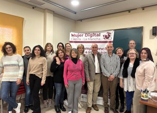 2.399-mujeres-del-medio-rural-han-participado-ya-en-los-cursos-de-formacion-digital-del-Gobierno-de-Castilla-La-Mancha