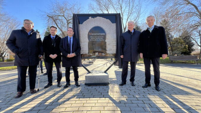 Inaugurada-la-exposicion-cultural-MUSEORUM-en-el-Parque-de-Manuel-de-Vega