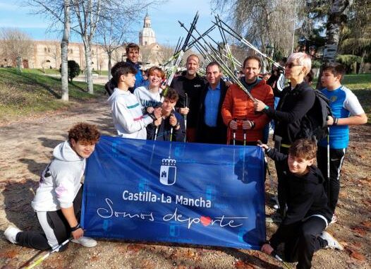 El-Gobierno-de-Castilla-La-Mancha-acerca-la-practica-de-la-Marcha-Nordica-a-2.000-estudiantes-de-la-provincia-de-Toledo-1