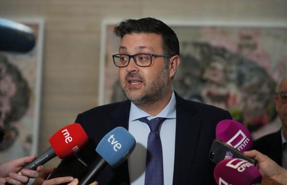 El-Gobierno-regional-convocara-en-2024-un-total-de-1.133-plazas-para-el-Cuerpo-de-Maestros-133-mas-de-las-previstas-en-un-principio