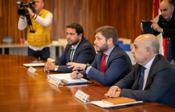 Castilla-La-Mancha-plantea-al-Ministerio-de-Transportes-el-avance-en-los-tramos-del-AVE-en-Extremadura-mientras-estudia-las-alegaciones-en-Toledo-y-Talavera