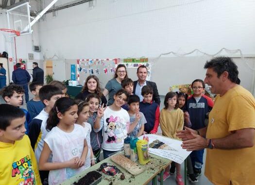 El-Gobierno-regional-acompana-a-los-mas-de-200-escolares-participantes-en-el-encuentro-del-programa-Huertos-sobre-ruedas-transformando-Talavera