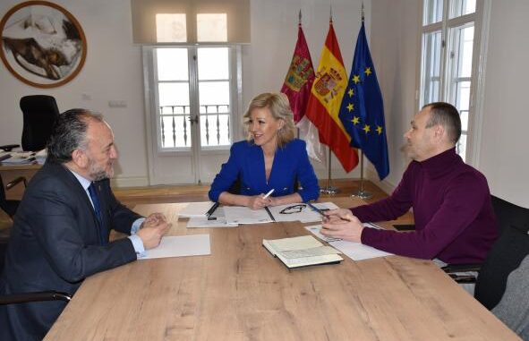 El-Gobierno-regional-felicita-al-Colegio-Oficial-de-Medicos-de-Cuenca-por-su-125-aniversario