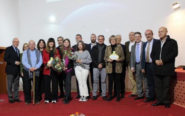El-Gobierno-regional-reconoce-la-valia-de-Blanca-Romero-y-Conchi-Sanchez-dos-mujeres-que-han-roto-un-techo-de-cristal-dejando-huella-en-la-igualdad
