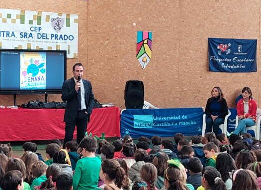 Los-mas-de-400-estudiantes-del-CEIP-Ntra.-Senora-del-Prado-de-Talavera-participan-en-actividades-saludables-promovidas-por-el-Gobierno-regional