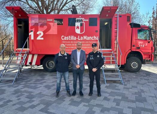 Mas-de-600-alumnos-de-dos-colegios-de-la-localidad-albacetena-de-La-Roda-han-recibido-hoy-la-visita-del-Servicio-de-Emergencias-1-1-2