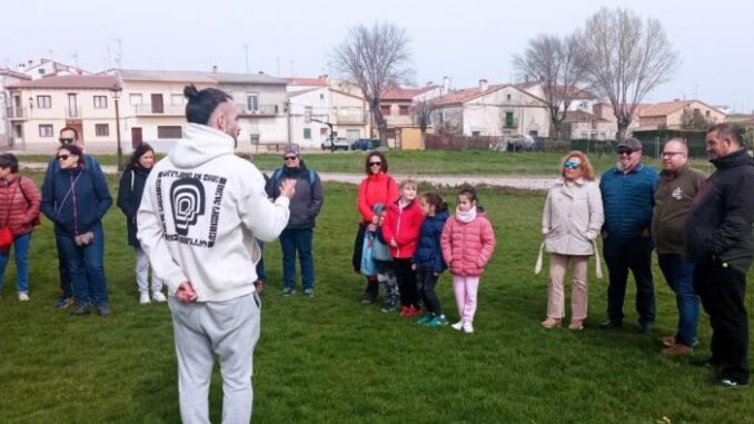 Una-treintena-de-personas-participa-en-la-actividad-de-educacion-ambiental-del-Gobierno-regional-del-‘Dia-Internacional-de-los-Bosques