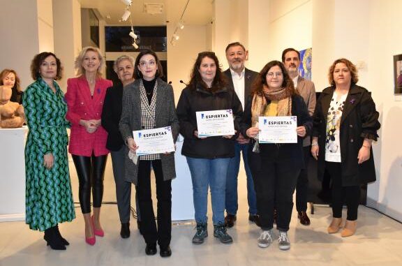 divEntregados-los-premios-de-la-V-edicion-del-certamen-de-arte-femenino-Despiertasdiv