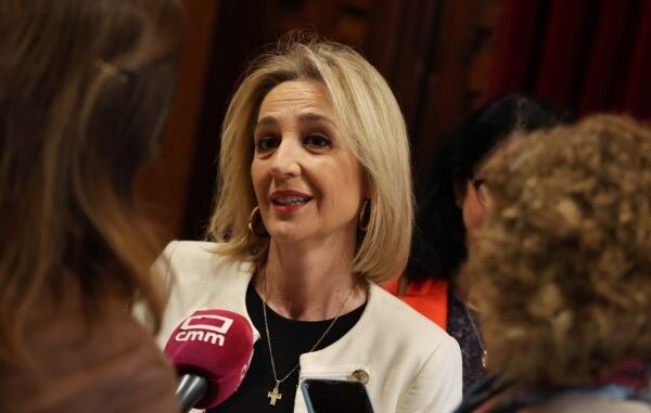 Ines-Canizares-manifiesta-su-buena-sintonia-con-la-Policia-Local-y-asegura-que-no-tiene-por-que-haber-problemas-de-seguridad-en-el-Valle
