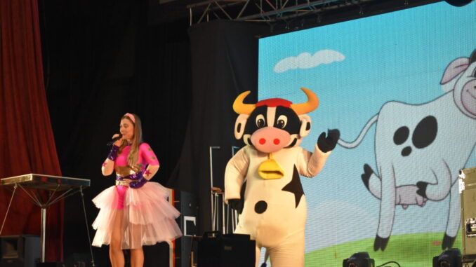 Tarde-amenizada-en-Quintanar-de-la-Orden-por-el-Tributo-Fantasias