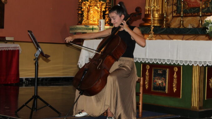 La-ganadora-del-Concurso-Intercentros-Melomano-ofrece-un-concierto-en-Quintanar