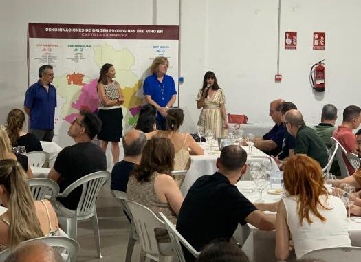 Mas-de-120-personas-participan-en-la-segunda-cata-organizada-en-Almagro-por-el-Gobierno-de-Castilla-La-Mancha-para-promocionar-el-vino