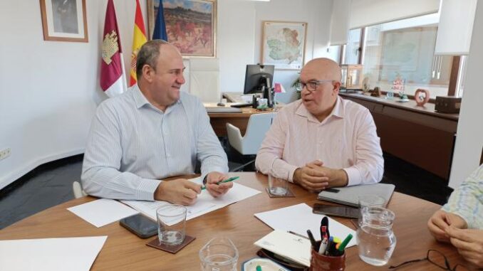 El-Gobierno-regional-y-la-DOP-Montes-de-Toledo-seguiran-colaborando-en-la-promocion-del-aceite-de-oliva-virgen-extra