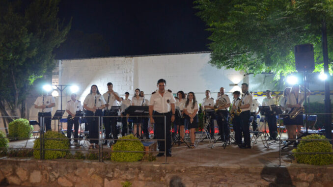 La-Union-Musical-Quintanarena-ofrece-un-concierto-por-su-XVII-aniversario-en-la-Pista-Jardin-Colon