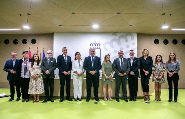 El-Gobierno-regional-y-la-UCLM-realizaran-un-estudio-para-conocer-la-situacion-y-la-participacion-socioeconomica-de-las-mujeres-rurales