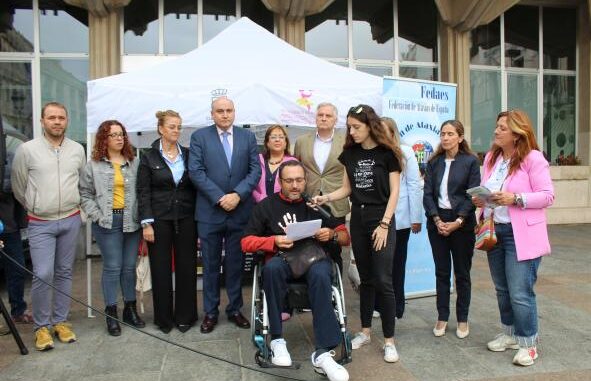 El-delegado-de-Sanidad-recalca-el-apoyo-del-Gobierno-regional-a-FEDAES-y-a-la-investigacion-de-las-ataxias-y-enfermedades-neurodegenerativas