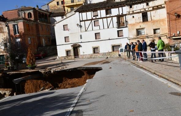 El-Gobierno-de-Castilla-La-Mancha-declara-de-emergencia-la-obra-para-reparar-la-travesia-de-la-CM-215-en-Landete