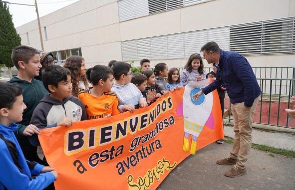 El-Gobierno-regional-ensalza-la-solidaridad-mostrada-por-la-comunidad-educativa-de-Socovos-al-acoger-en-el-colegio-de-la-localidad-al-alumnado-de-Letur