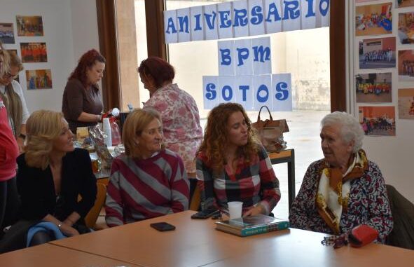 El-Gobierno-regional-felicita-a-la-Biblioteca-Municipal-de-Sotorribas-por-su-vigesimo-quinto-aniversario