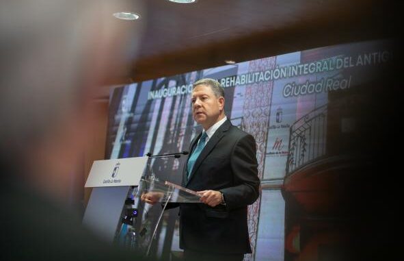 El-presidente-Garcia-Page-anuncia-que-el-Centro-de-Salud-1-de-Ciudad-Real-se-ubicara-en-la-antigua-Delegacion-de-Sanidad-de-la-calle-Postas