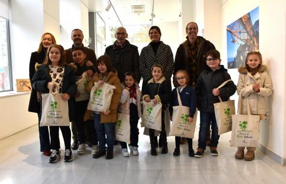 Premios-y-felicitaciones-para-los-ganadores-del-concurso-de-dibujo-¿Como-te-imaginas-el-nuevo-Hospital-Universitario-de-Cuenca