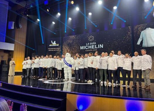 ‘Raiz-Culinaria-amplia-su-constelacion-con-dos-Estrellas-MICHELIN-y-celebra-el-premio-Spain-Service-Award-2025-de-Cristina-Diaz-de-Maralba