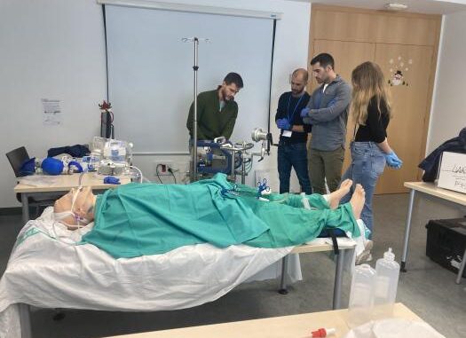 La-Gerencia-de-Atencion-Integrada-de-Albacete-forma-a-profesionales-sanitarios-en-el-manejo-avanzado-de-la-tecnica-ECMO-para-pacientes-criticos