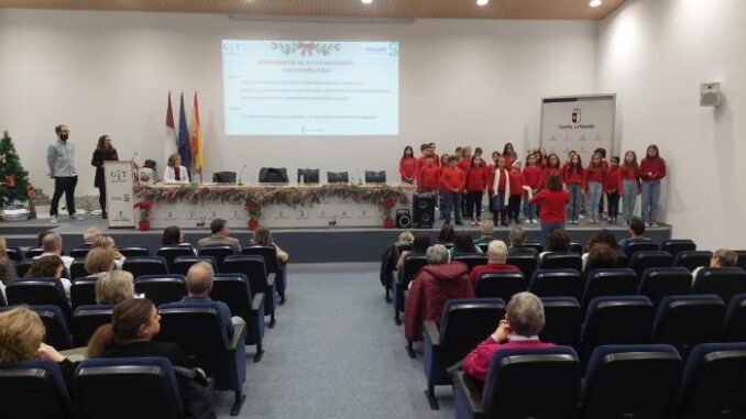 La-Gerencia-de-Atencion-Integrada-de-Tomelloso-celebra-su-tradicional-acto-de-Navidad-con-los-escolares-del-CEIP-Jose-Maria-del-Moral