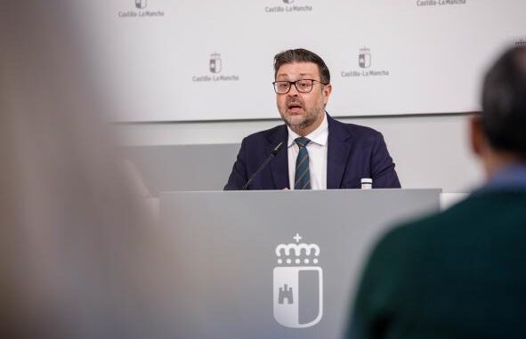 El-Gobierno-regional-propone-a-la-Mesa-Sectorial-de-Educacion-la-convocatoria-de-oposiciones-de-Ensenanzas-Medias-de-2025-dotada-con-795-plazas