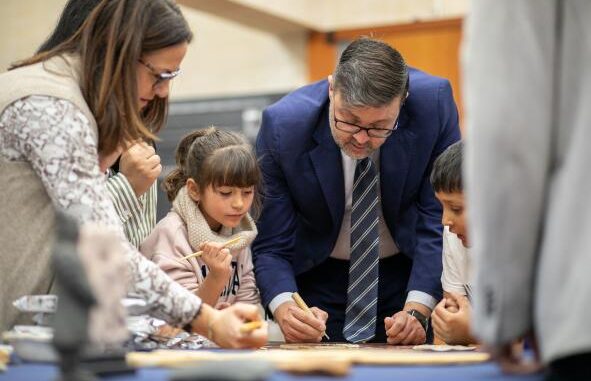 Casi-el-50-por-ciento-de-mujeres-que-solicitan-proyectos-de-investigacion-en-la-region-obtienen-financiacion-un-dato-por-encima-de-la-media-nacional