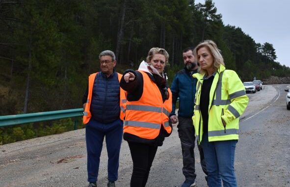 El-Gobierno-regional-retoma-las-obras-de-reconstruccion-de-la-carretera-CM-2201-con-las-voladuras-para-el-prestamo-de-materiales