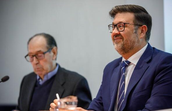 El-Gobierno-regional-y-la-Fundacion-Toledo-editan-el-libro-‘Rafael-Canogar.-La-construccion-del-lenguaje