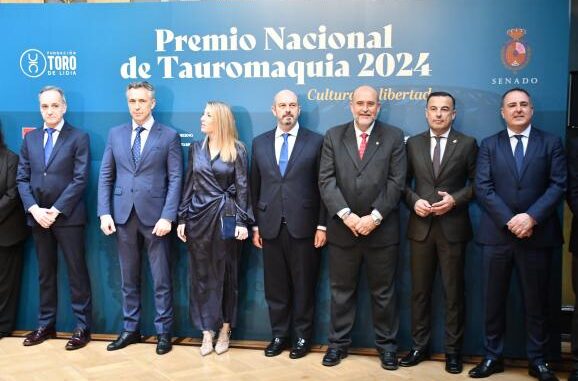 Castilla-La-Mancha-compromete-su-apoyo-al-sector-taurino-por-ser-un-motor-de-desarrollo-economico-y-social-en-la-region