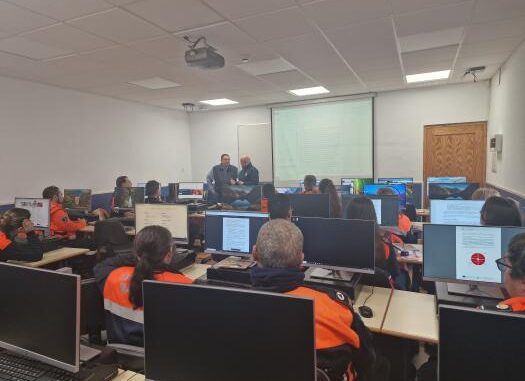 Un-total-de-22-voluntarios-de-Castilla-La-Mancha-de-Proteccion-Civil-y-policias-locales-se-forman-en-el-conocimiento-y-la-prevencion-del-ciberacoso