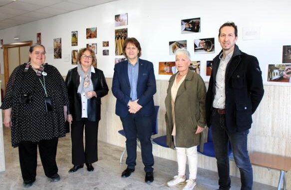 El-Gobierno-regional-acerca-la-labor-de-los-artesanos-en-la-exposicion-fotografica-‘El-arte-de-las-manos-del-colectivo-Fotoclickciudadreal