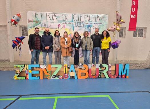 El-Gobierno-regional-destaca-el-papel-de-los-centros-educativos-a-la-hora-de-despertar-interes-en-las-carreras-cientificas