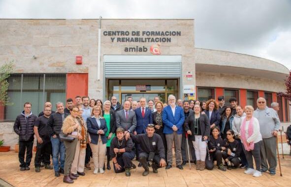 El-Gobierno-de-Castilla-La-Mancha-destaca-el-papel-de-AMIAB-en-la-inclusion-de-personas-con-discapacidad-en-Puertollano