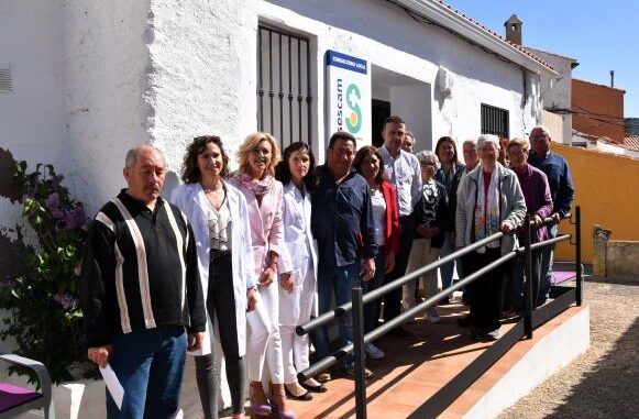 El-Gobierno-regional-y-el-Ayuntamiento-de-Casas-de-Garcimolina-inauguran-el-nuevo-consultorio-medico-de-la-localidad