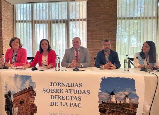 La-Consejeria-de-Agricultura-Ganaderia-y-Desarrollo-Rural-forma-a-su-personal-para-seguir-mejorando-la-gestion-de-las-ayudas-de-la-PAC